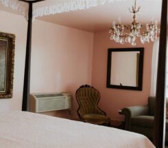 Victorian Room, Maison Mouton Bed &amp; Breakfast